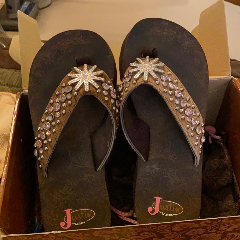 Justin women’s flip flops